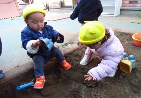 0歳児　中庭
