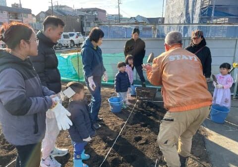 【行事】親子でじゃがいも植え体験　～3，4歳児クラス