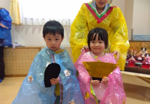 ２歳児ぱんだ組　「ひな祭り会」