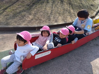 3歳児　うさぎ組　「なにして遊ぶ？」