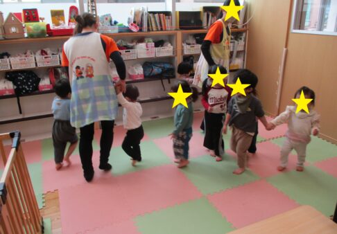 リトミックプログラム　～０、１歳児～