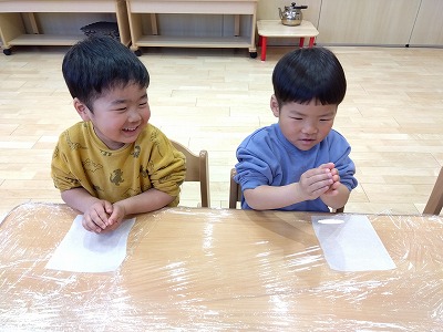 ３歳児　クッキー作り（食育）