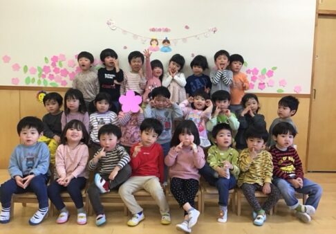 ２歳児　たいよう組「たのしいひなまつり♪」