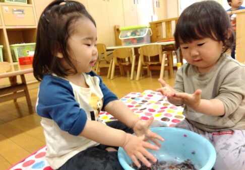 りす組（１歳児クラス）☆４月の様子