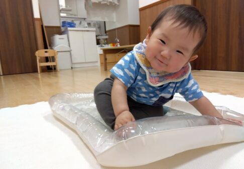 【０歳児】ひよこ組　4月の様子　～後半～