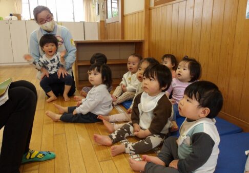 １歳児　朝のお集まり