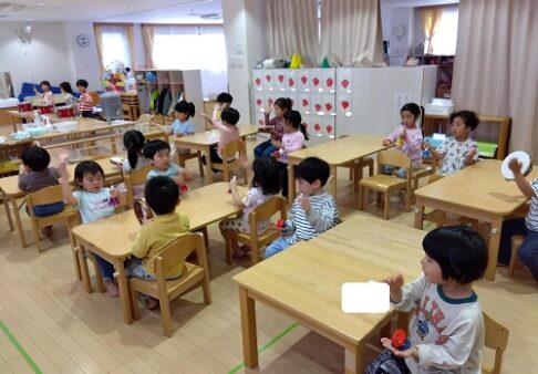 ４歳児　きりん組　楽器遊び🎹♪