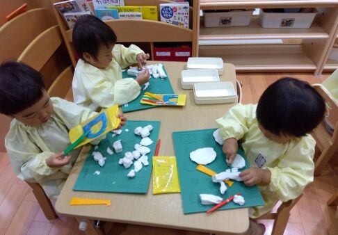 ２歳児　ねんどあそび