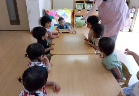 ０、1歳児　5月の食育♪