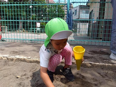４歳児　砂場あそび