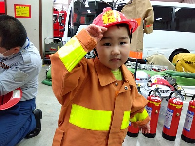 消防署見学に行きました！（２歳児）