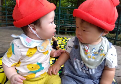 0歳児　お散歩に行きました♪