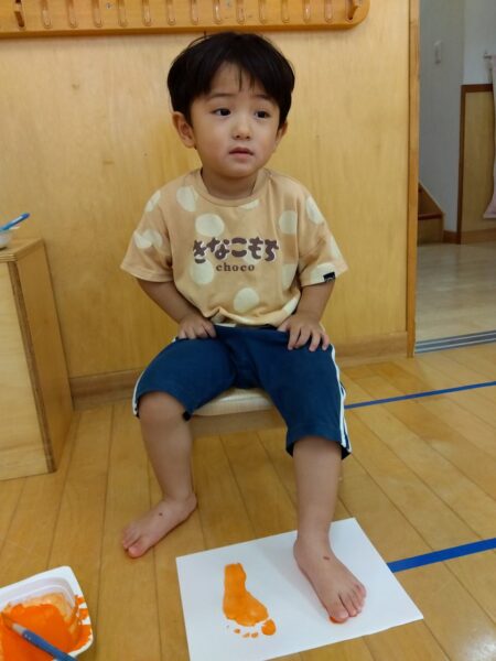 ２歳児「足型を取ったよ！」