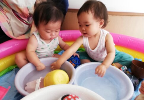 ０歳児　＊水遊び＊