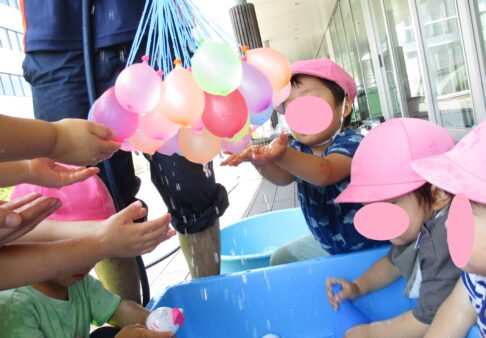 水遊び～０歳児・１歳児クラス～