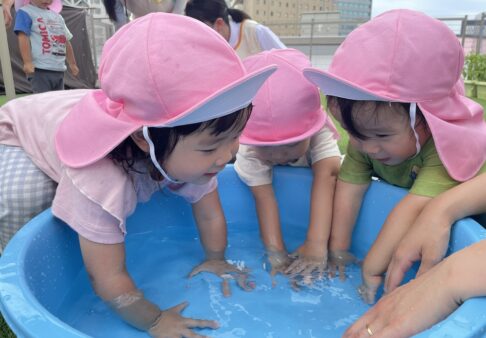 1歳児　水遊び☆彡