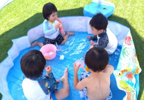 ２歳児　水遊び