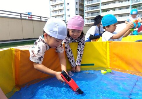 ３歳児クラス　「プール＆水遊び！」