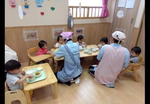 ０歳児　いっぱい食べられるよ！