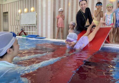 4,5歳児　温水プール☆彡