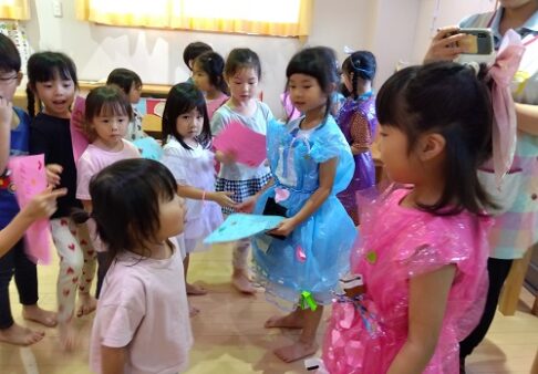 ５歳児　くじら組　アイドルライブ✨