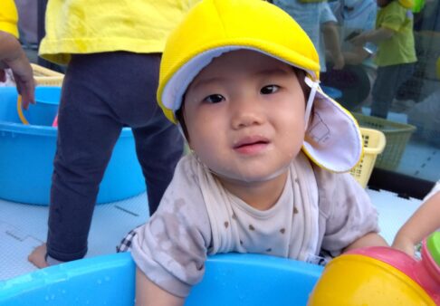 水遊び楽しかったよ！～1歳児～