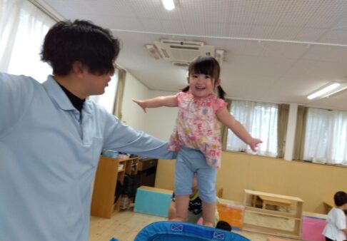 1歳児クラス：身体を動かすことが大好きりす組さん！