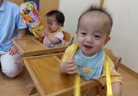 ０歳児　１０月　お誕生日会♪