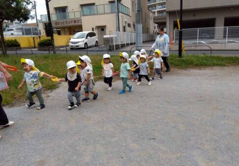 1歳児　「お外で遊んだよ♪」