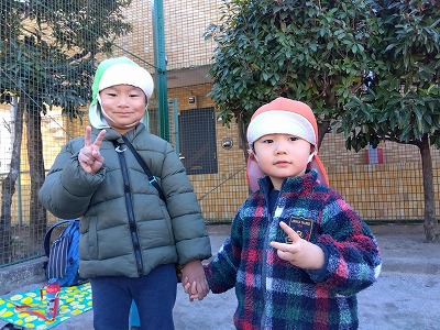 ４歳児　一緒にお散歩