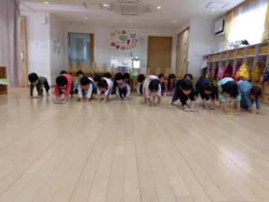 ４歳児　きりん組　「感謝を込めて大掃除🧹✨️」