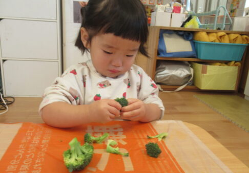 １歳児「自分で作ったごはんおいしいね😋💖」