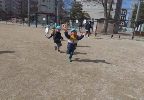 ２歳児　公園