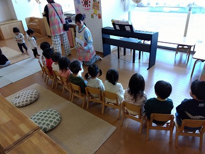 お誕生日会がありました～2歳児～