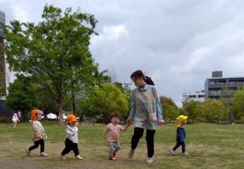 １歳児　歩こう