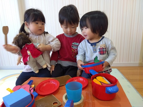 おままごとをしたりと、室内遊びでもゆかいに楽しく過ごしています🌸