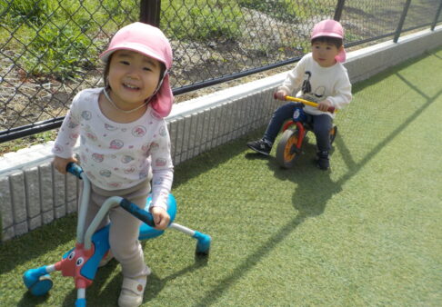 ☆2歳児もも組　園庭☆
