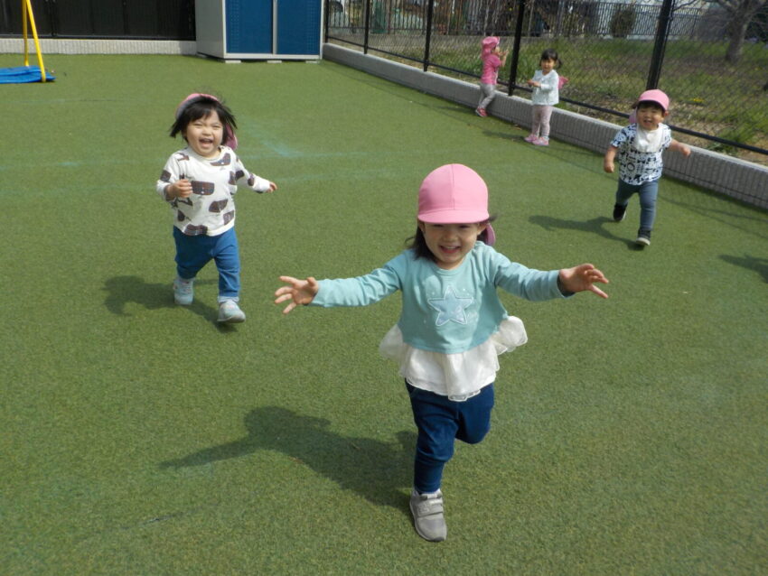 「せんせいまてまて～！」