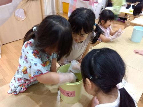 味噌の色や香り、風味、柔らかさの変化を楽しみました🔍
十分に発酵させるために引き続き寝かせていきます🌟

経過観察をして味噌の成長を見守ります💎