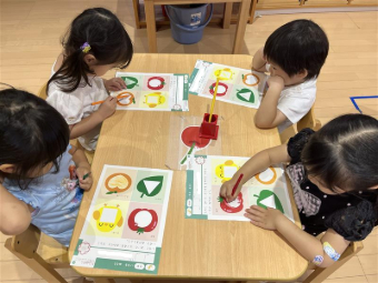 ３歳児　うさぎ組　「はじめてのワークブック📒」