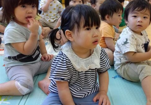 『1歳児クラス　おはなし会♪』