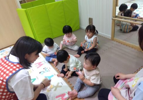 ０歳児～５歳児　学生さんと楽しい遊び