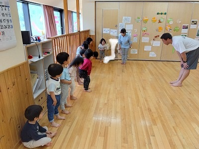 ３歳児さんが初めての体操教室に参加しました。