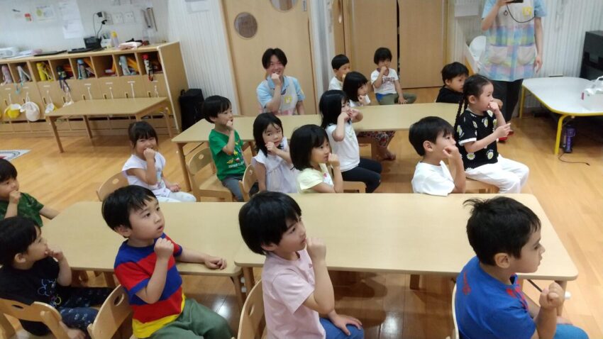 シュッシュッシュッ!!!
みんなで健康な歯を守っていきましょう🦷