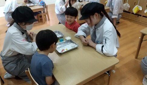 ４歳児・５歳児　名古屋スイーツ＆カフェ専門学校との連携活動
