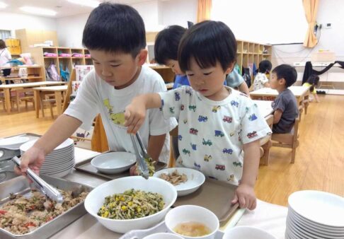 3歳児クラス 給食、おやつの様子