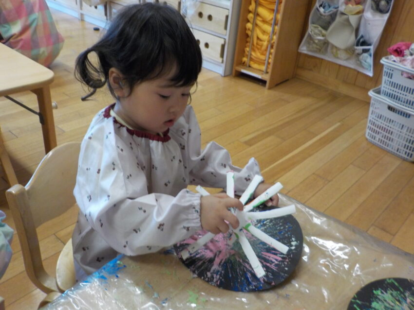 色を重ねていくときれいな花火が作れたね☆