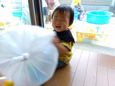 感触遊び～０歳児～