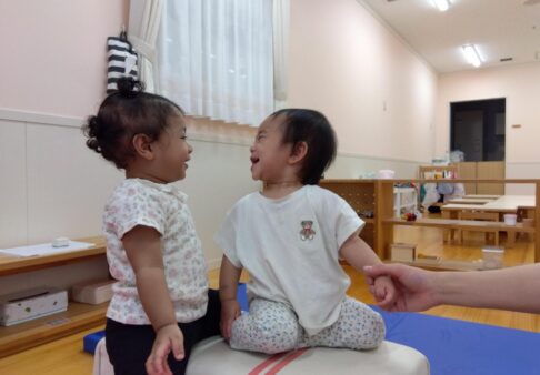 0歳児クラス～運動遊び～