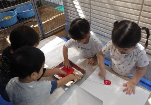 絵の具遊び【1歳児】
